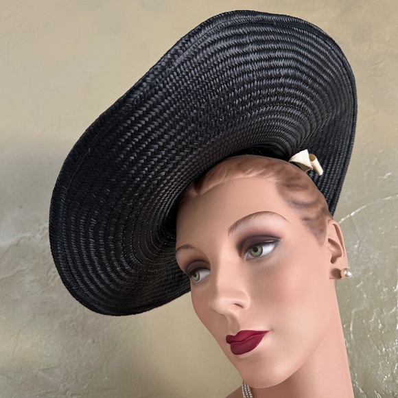 FABULOUS 1940s\' BLACK STRAW WIDE BRIM TILT HAT WITH FABRIC FLOWERS AND BOWS main image 13